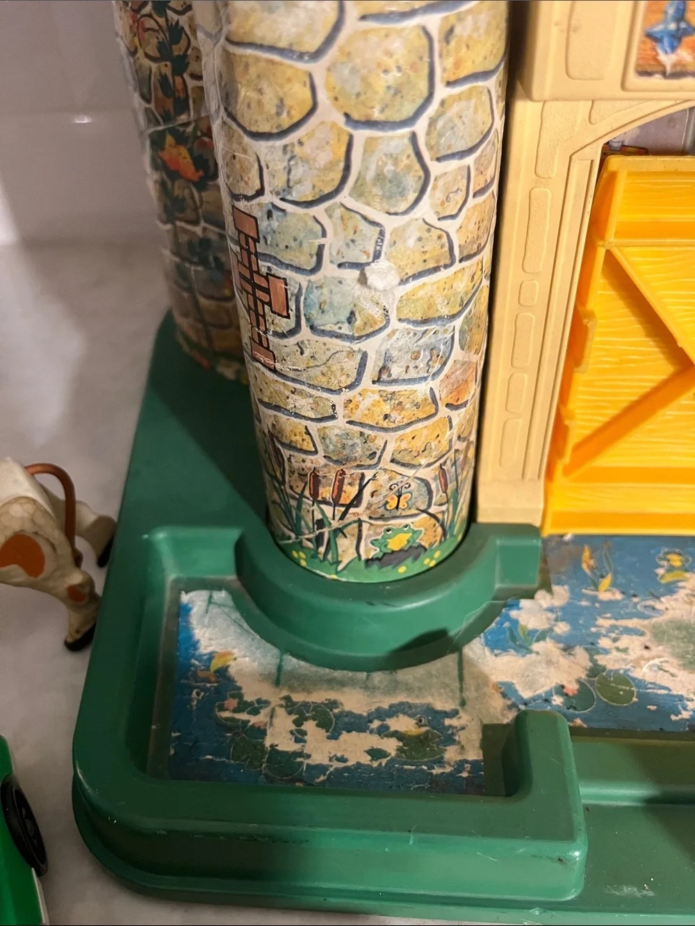 1974 Vintage Fisher Price Little People Play Family Castle #993